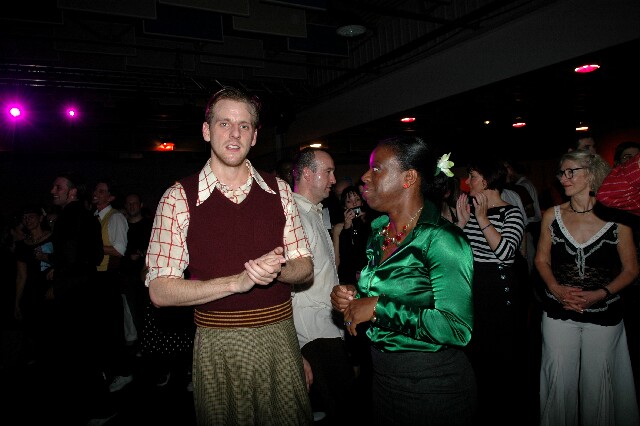 min 2007 11 10 fous swing 322